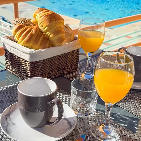 Luxury 2 Bedroom Apartment, Marina De Albufeira5 알부페이라